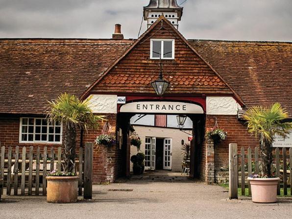 The Walhampton Arms Bed & Breakfast Lymington Eksteriør bilde