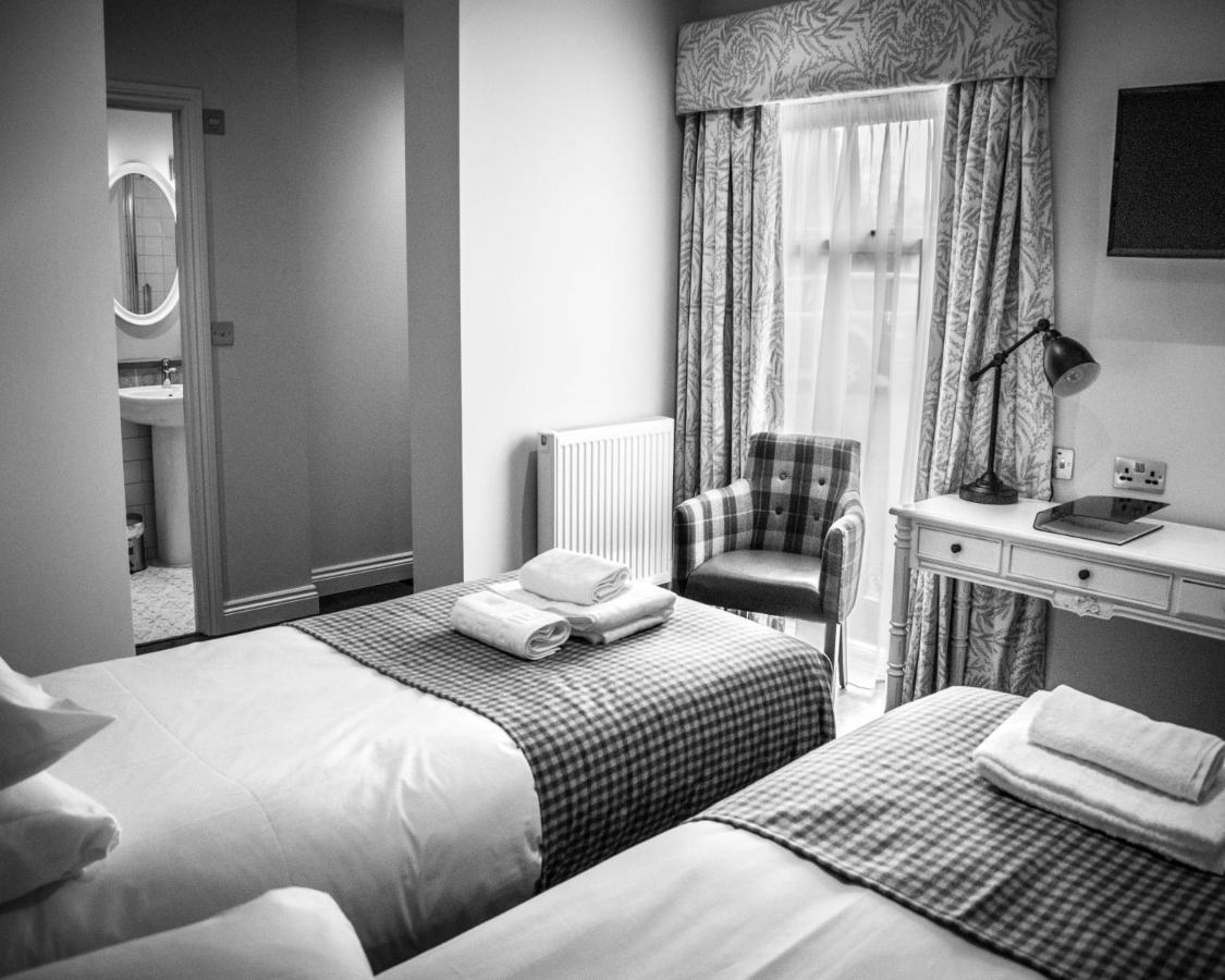 The Walhampton Arms Bed & Breakfast Lymington Eksteriør bilde