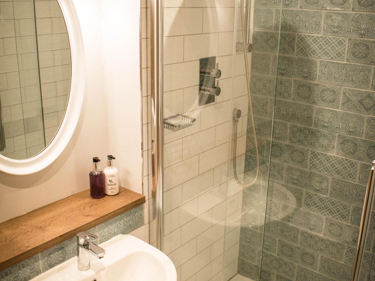 The Walhampton Arms Bed & Breakfast Lymington Eksteriør bilde